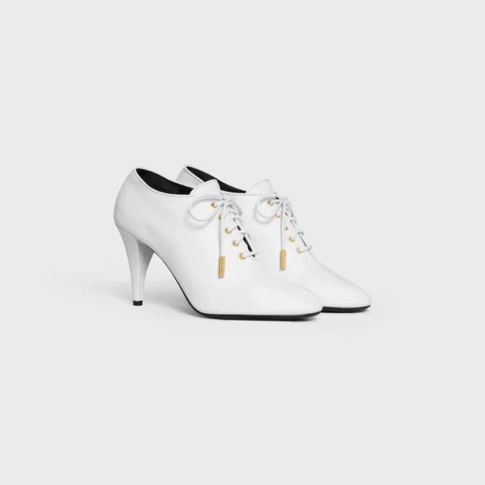 Weiche Oxford-Schnürballerinas mit Absatz aus Kalbsleder – pflanzlich gegerbt Weiche Oxford-Schnürballerinas mit Absatz aus Kalbsleder – pflanzlich gegerbt