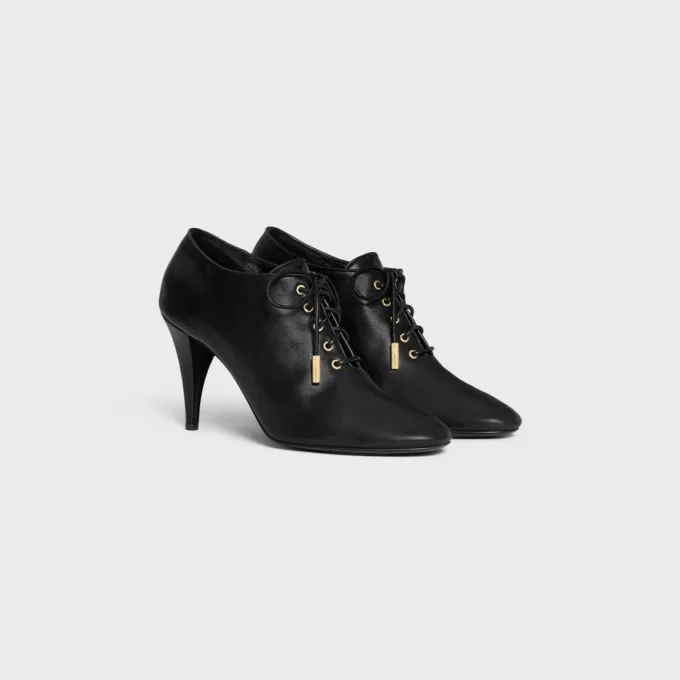Weiche Oxford-Schnürballerinas mit Absatz aus Kalbsleder – pflanzlich gegerbt Weiche Oxford-Schnürballerinas mit Absatz aus Kalbsleder – pflanzlich gegerbt
