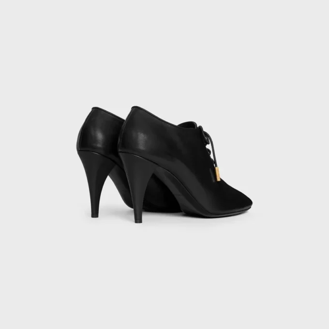 Weiche Oxford-Schnürballerinas mit Absatz aus Kalbsleder – pflanzlich gegerbt Weiche Oxford-Schnürballerinas mit Absatz aus Kalbsleder – pflanzlich gegerbt