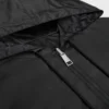 Windjacke aus leichtem Nylon Windjacke aus leichtem Nylon